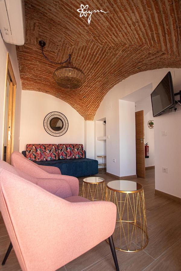 Apartamentos Turisticos Abrilymarzo Caces 外观 照片