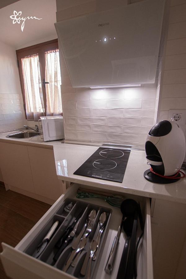 Apartamentos Turisticos Abrilymarzo Caces 外观 照片