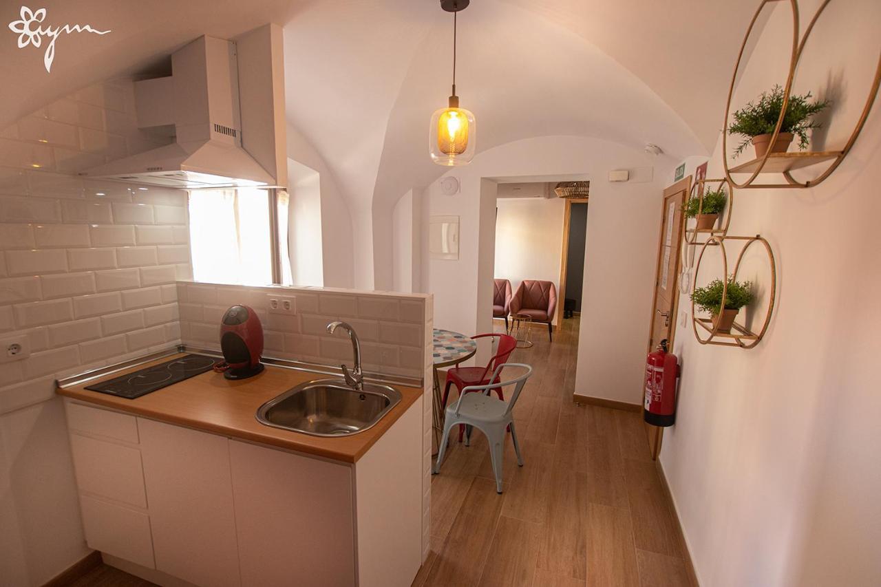 Apartamentos Turisticos Abrilymarzo Caces 外观 照片