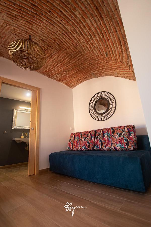 Apartamentos Turisticos Abrilymarzo Caces 外观 照片