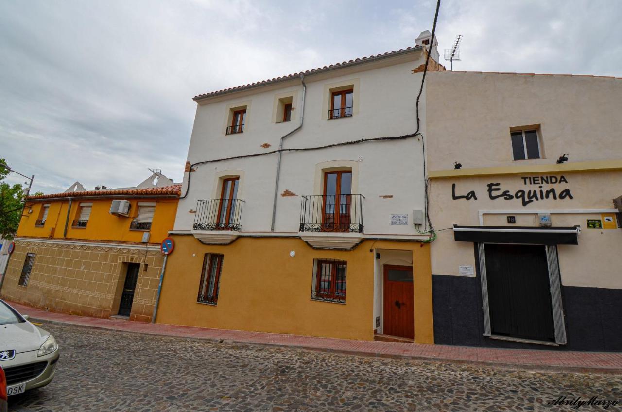 Apartamentos Turisticos Abrilymarzo Caces 外观 照片